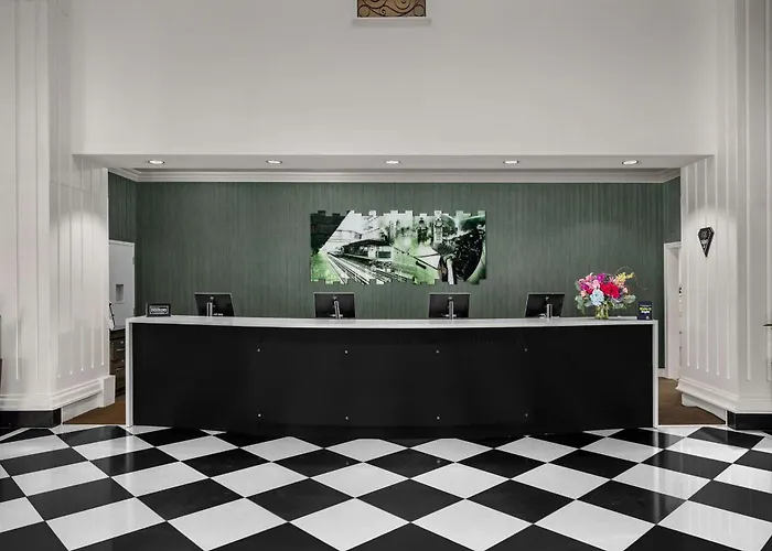 Doubletree By Hilton Chicago O'hare Airport-rosemont Hotel