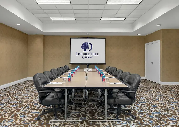 Hotel Doubletree By Hilton Chicago O'hare Airport-rosemont 4*