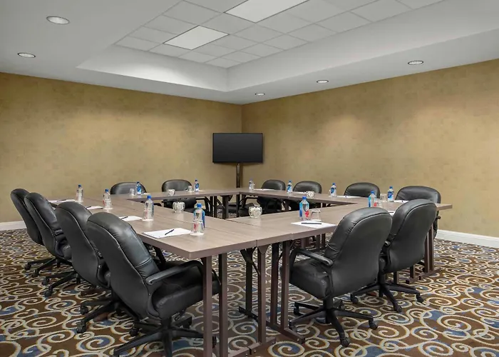 Doubletree By Hilton Chicago O'hare Airport-rosemont 4*